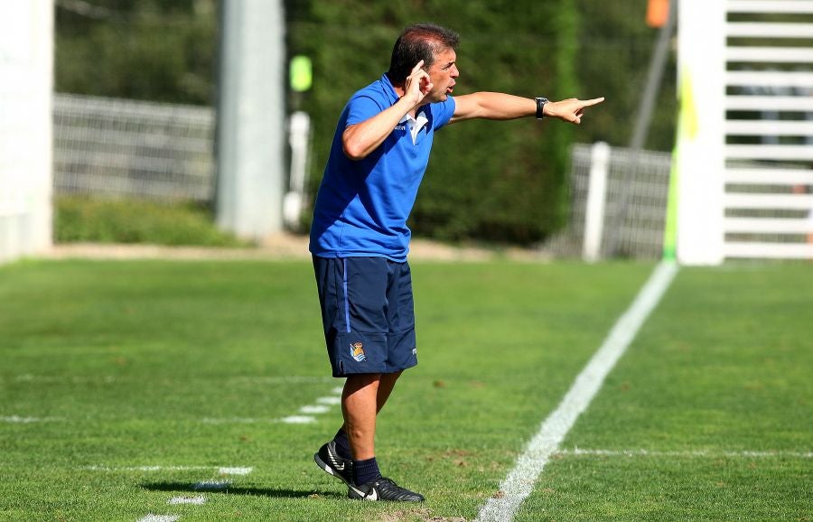 La Real ha vencido al Sevilla 2-0 este mediodía en Zubieta y es segunda en la clasificación con tres triunfos, un empate y cero derrotas.