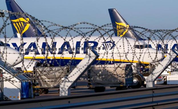 Ryanair recorta un 12% su plan de crecimiento por las huelgas y cae en Bolsa