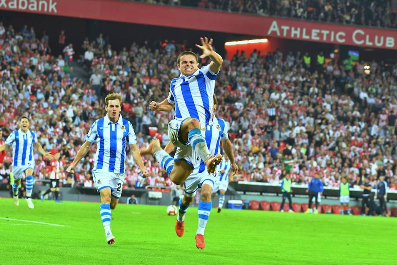 Derbi vasco disputado este viernes en San Mamés, que la Real se llevó con goles de Oyarzabal (2) y Sangalli