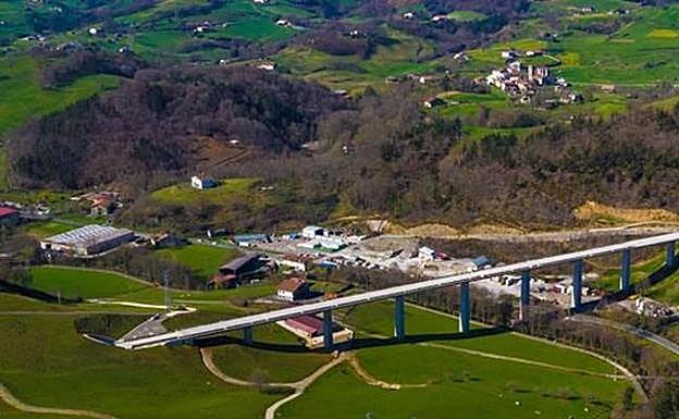 Adif encarga un estudio de demanda del tramo que une la Y vasca y el Mediterráneo