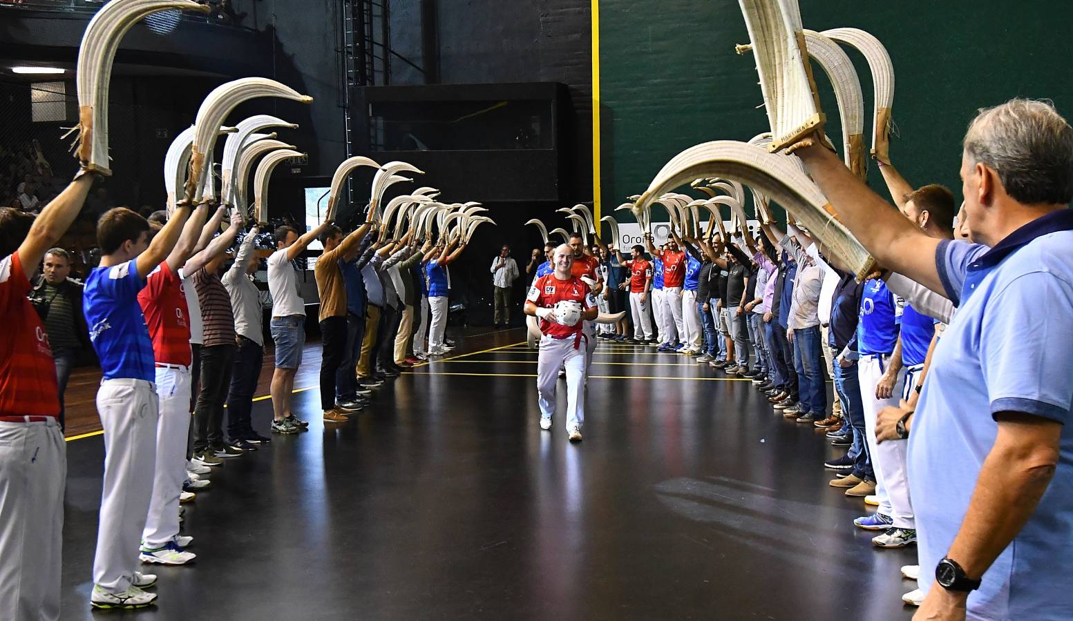 Galarreta despidió con una gran ovación al mejor remontista de la historia