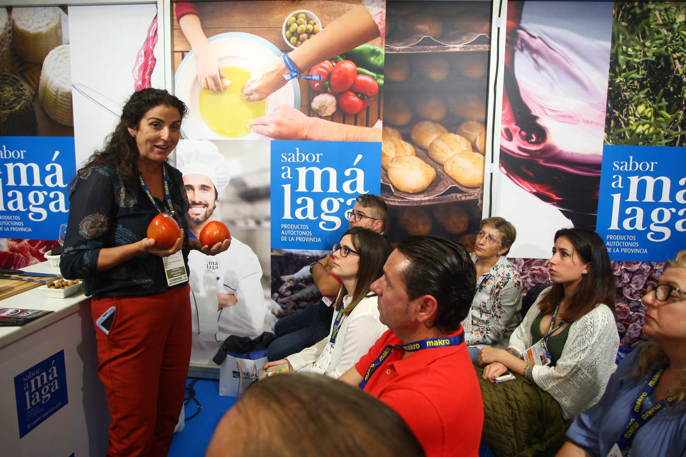 El chef Juan Mari Arzak ha recibido el Premio Homenaje en la jornada inaugural de San Sebastian Gastronomika este lunes.