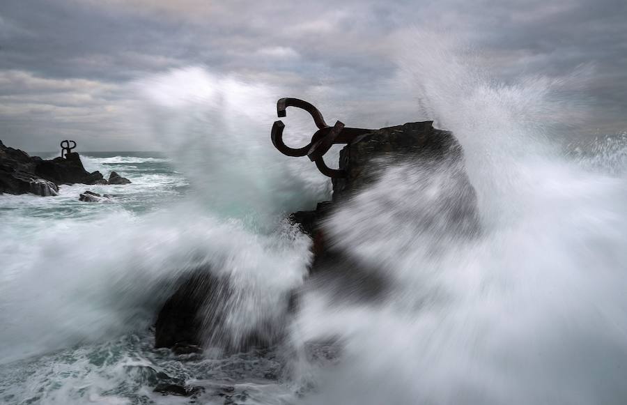 El conjunto monumental del Peine del Viento, que data de 1976, está formado por unas esculturas de Eduardo Chillida y una obra arquitectónica de Luis Peña Ganchegui. El Ayuntamiento de San Sebastián lo propondrá como elemento para sumarse a la lista de Patriminio de la Humanidad.