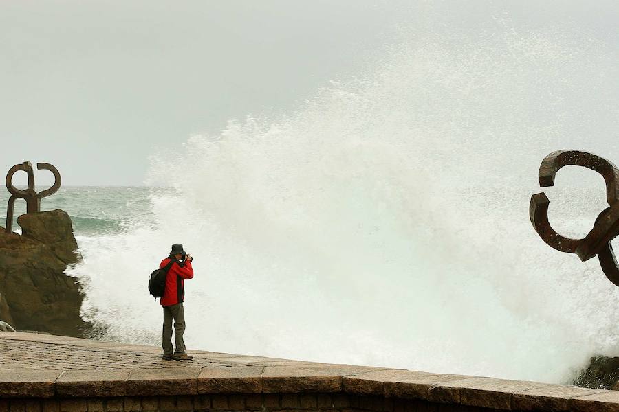 El conjunto monumental del Peine del Viento, que data de 1976, está formado por unas esculturas de Eduardo Chillida y una obra arquitectónica de Luis Peña Ganchegui. El Ayuntamiento de San Sebastián lo propondrá como elemento para sumarse a la lista de Patriminio de la Humanidad.