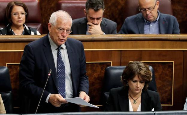 El ministro de Exteriores, Josep Borrell, esta mañana en el Congreso de los Diputados.