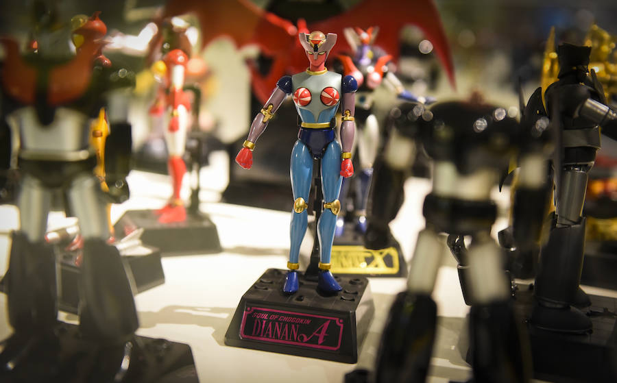 La Casa de Cultura de Aiete acoge una extensa colección de objetos relacionados con Mazinger Z, el popular protagonista de una serie de dibujos animados de los años 70.