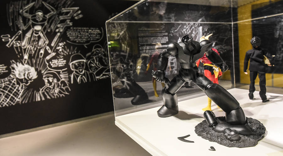 La Casa de Cultura de Aiete acoge una extensa colección de objetos relacionados con Mazinger Z, el popular protagonista de una serie de dibujos animados de los años 70.