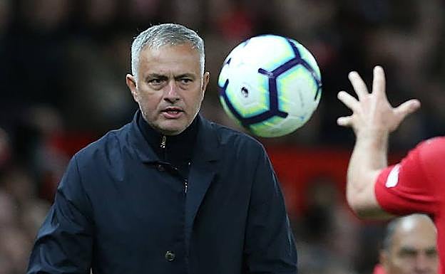 José Mourinho, durante un partido del United. 
