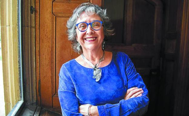 Mercè Pérez Salanova junto a una ventana del Palacio Miramar, donde participó ayer en una jornada organizada por Aubixa. 