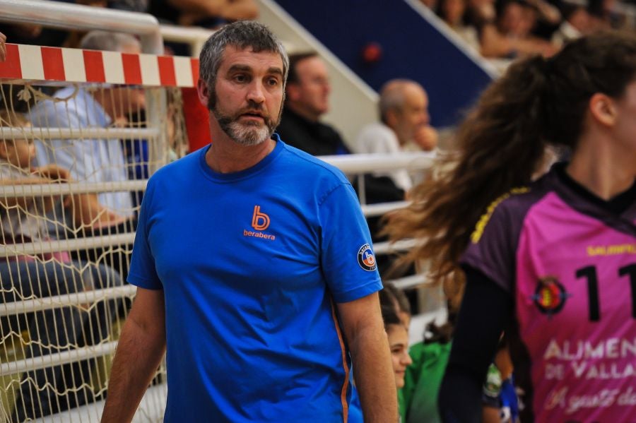 El empate del Super Amara Bera Bera (24-24) ha hecho que el Aula Alimentos de Valladolid se coloque segundo en la clasificación de la Liga Guerreras Iberdrola femenina de balonmano.