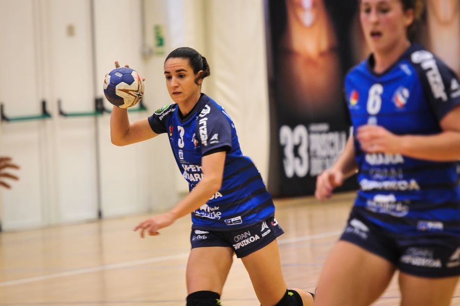El empate del Super Amara Bera Bera (24-24) ha hecho que el Aula Alimentos de Valladolid se coloque segundo en la clasificación de la Liga Guerreras Iberdrola femenina de balonmano.