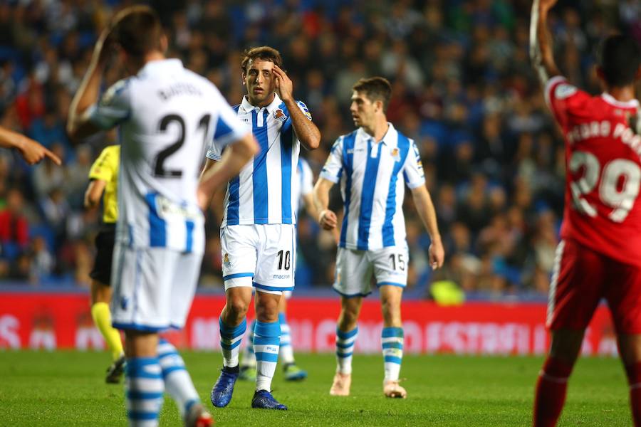 La Real Sociedad y el Girona han empatado (0-0) en el partido disputado el lunes por la noche en el estadio de Anoeta.. 