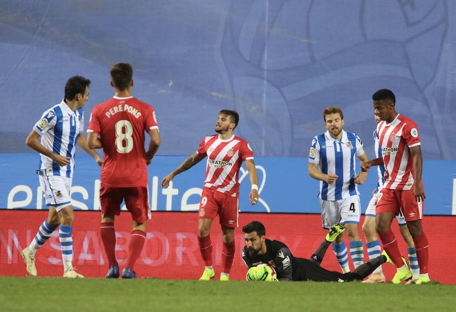 La Real Sociedad y el Girona han empatado (0-0) en el partido disputado el lunes por la noche en el estadio de Anoeta.. 