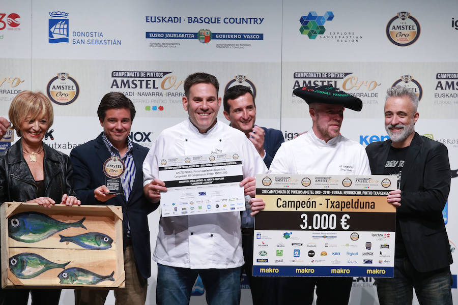 Jorge Otxoa y Félix Jiménez, del restaurante El Mercao de Pamplona, han ganado el XIII Campeonato de Pintxos de Euskal Herria, celebrado en el Kursaal de San Sebastián, con una propuesta bautizada como «Camarón de la Concha», elaborada de dos tortillas de camarón que encierran una elaboración de txangurro a la donostiarra.