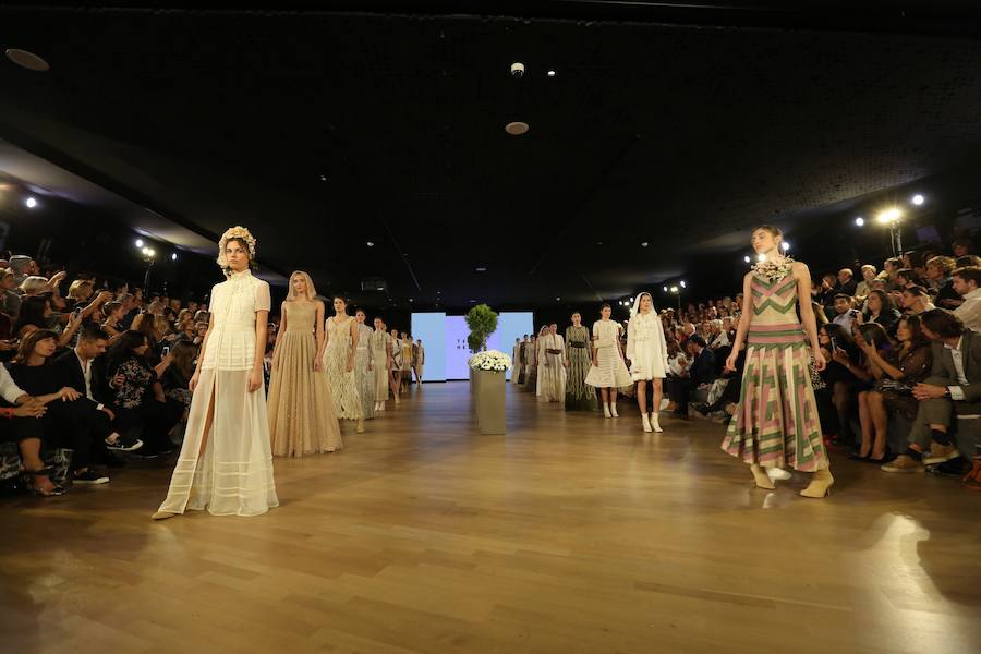 Los dos primeros desfiles de esta nueva edición de GdM San Sebastián Moda Festival, celebradas en el Museo Balenciaga, sorprendieron por la variedad de sus inspiraciones e influencias