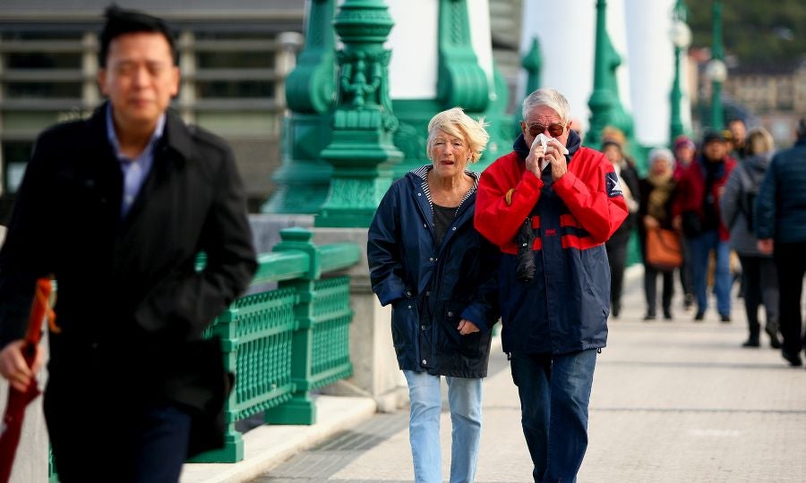 Euskadi está ya lista para el primer temporal del otoño. Viento, lluvia, nieve, olas... serán protagonistas cuando menos en las próximas 36 horas. 