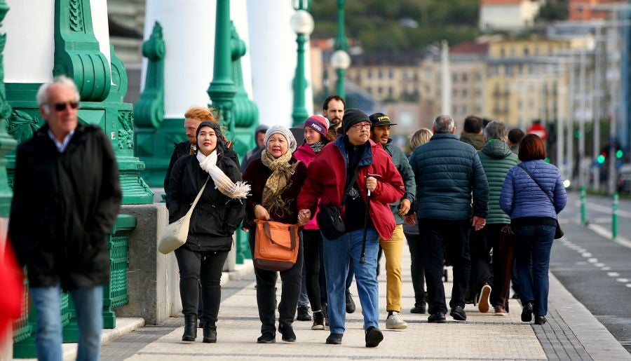 Euskadi está ya lista para el primer temporal del otoño. Viento, lluvia, nieve, olas... serán protagonistas cuando menos en las próximas 36 horas. 