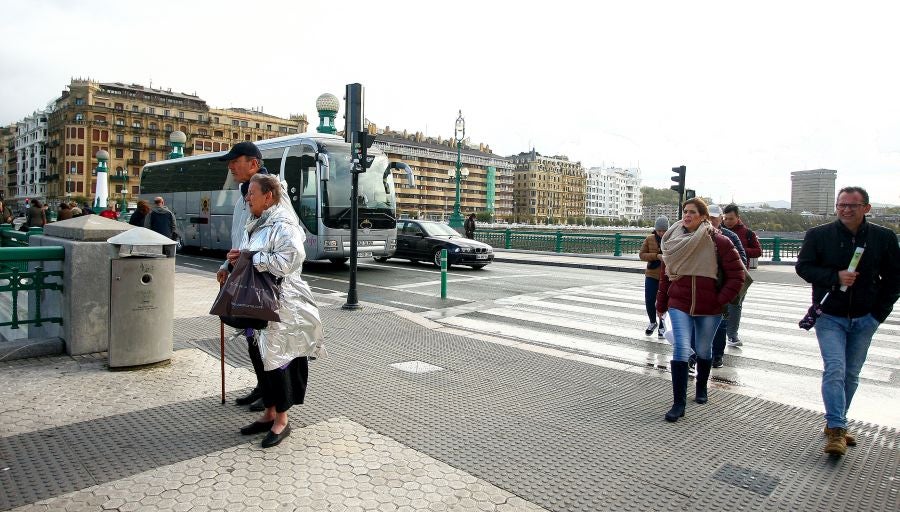 Euskadi está ya lista para el primer temporal del otoño. Viento, lluvia, nieve, olas... serán protagonistas cuando menos en las próximas 36 horas. 