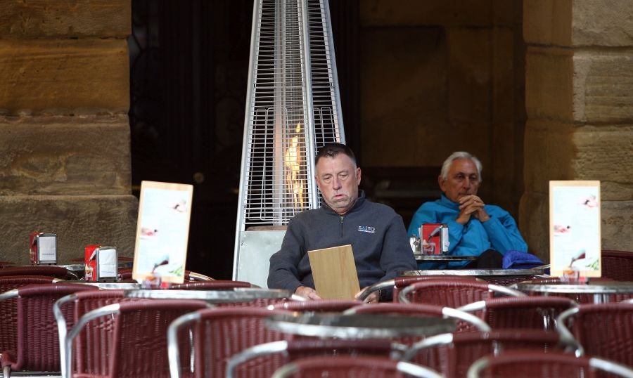 Euskadi está ya lista para el primer temporal del otoño. Viento, lluvia, nieve, olas... serán protagonistas cuando menos en las próximas 36 horas. 