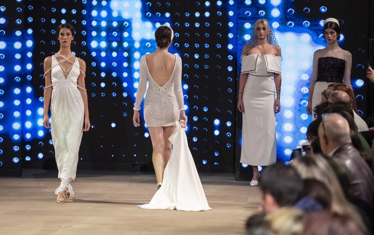 Otro año más, San Telmo se vuelve a vestir de gala para acoger una intensa jornada de desfiles en la que los diseñadores de prestigiosas marcas pueden mostrar sus nuevas creaciones. 