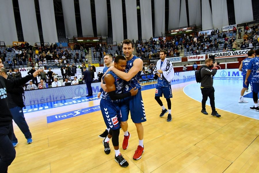 El GBC logra su primera victoria tras vencer con claridad esta tarde en Illunbe al Gran Canaria (74-63). 