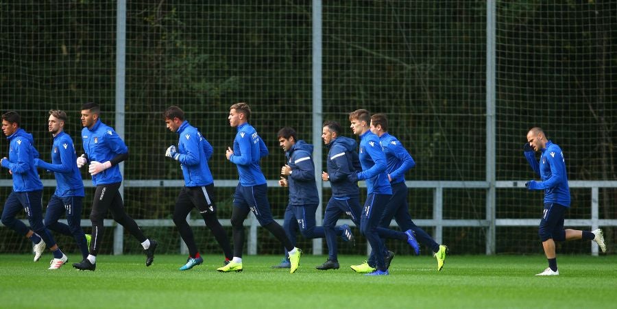 La Real Sociedad no descansa y ha vuelto a entrenarse en Zubieta tras perder ayer frente al Atlético de Madrid en el Wanda Metropolitano. 