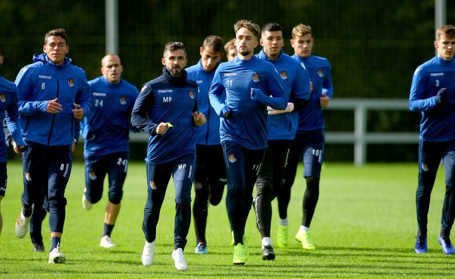 La Real Sociedad no descansa y ha vuelto a entrenarse en Zubieta tras perder ayer frente al Atlético de Madrid en el Wanda Metropolitano. 