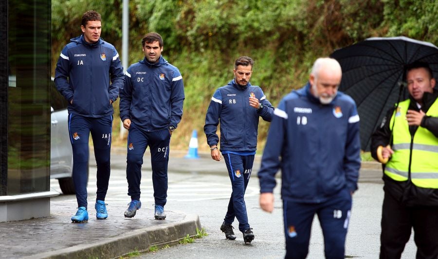 La Real Sociedad no descansa y ha vuelto a entrenarse en Zubieta tras perder ayer frente al Atlético de Madrid en el Wanda Metropolitano. 
