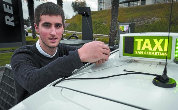 Ander Errandonea está contento con su nueva profesión. 