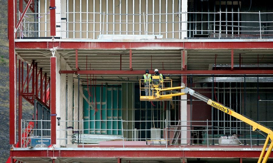 Los miembros de la Comisión de Medioambiente y de Gobernanza de las Juntas Generales han visitado junto con el Diputado de Medioambiente, José Ignacio Asensio el complejo medioambiental de Gipuzkoa. 