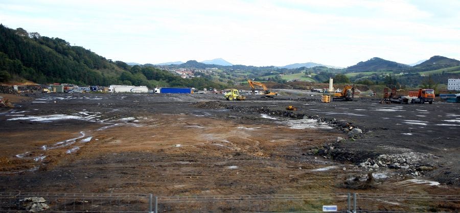 Los miembros de la Comisión de Medioambiente y de Gobernanza de las Juntas Generales han visitado junto con el Diputado de Medioambiente, José Ignacio Asensio el complejo medioambiental de Gipuzkoa. 