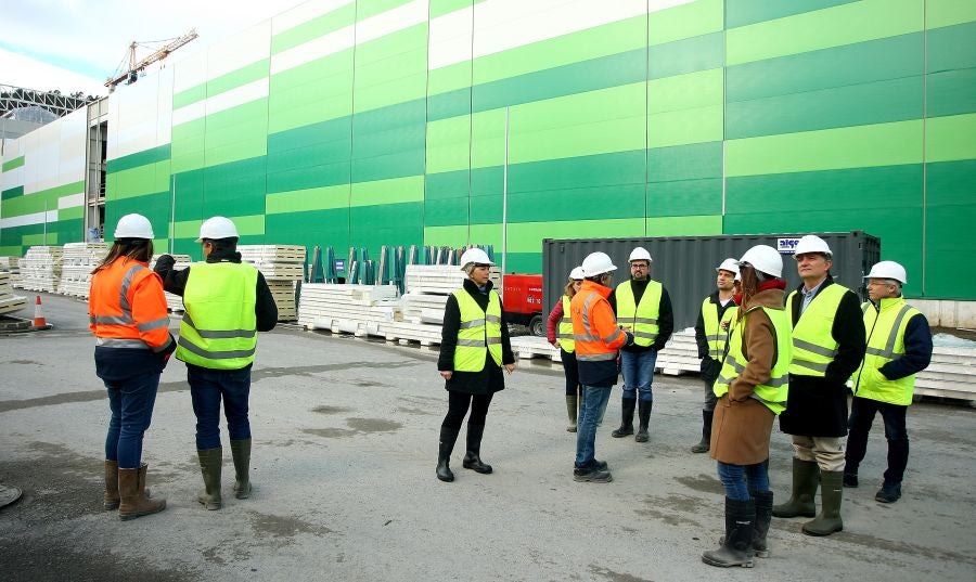 Los miembros de la Comisión de Medioambiente y de Gobernanza de las Juntas Generales han visitado junto con el Diputado de Medioambiente, José Ignacio Asensio el complejo medioambiental de Gipuzkoa. 