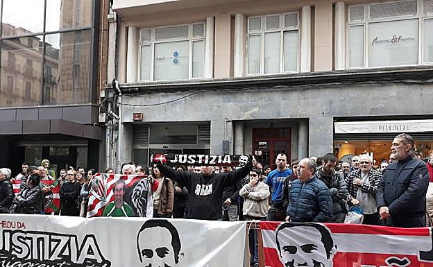 Casco Cabacas: «Tenéis que hacer algo, hay un chico con la cabeza abierta», oyó un ertzaina