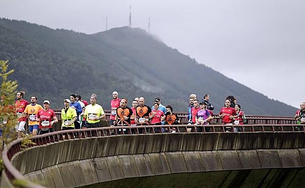 Un grupo de corredores en la última edición de la carrera.