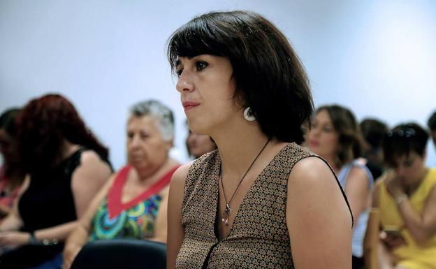 Juana Rivas, en el banquillo de los acusados durante el juicio celebrado el pasado mes de julio en el Juzgado de lo Penal número 1 de Granada.