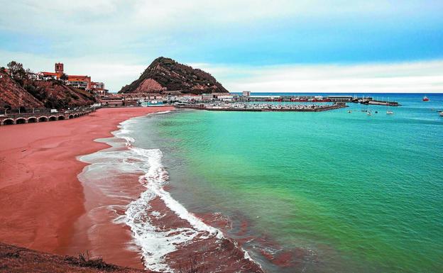 La zona protegida comprendería tanto las aguas de la playa de Malkorbe, en la imagen, como las de la playa de Gaztetape.