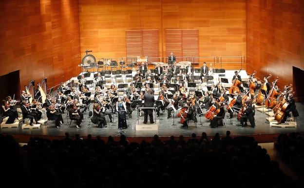 La Orquesta Sinfónica de Euskadi con la soprano Miren Urbieta Vega.