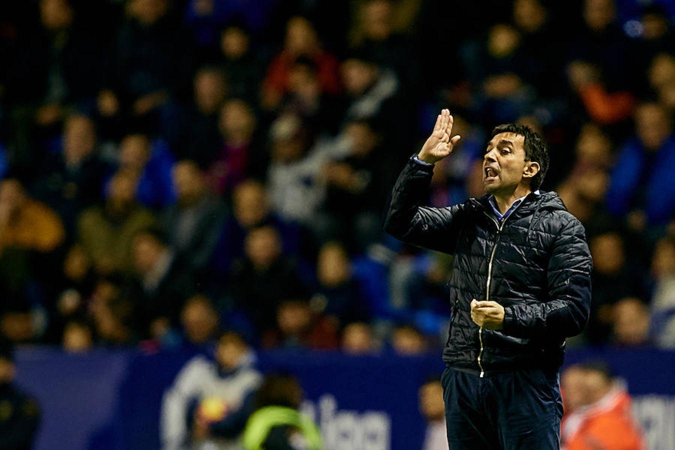 El equipo txuri-urdin juega en el campo del conjunto valencianista