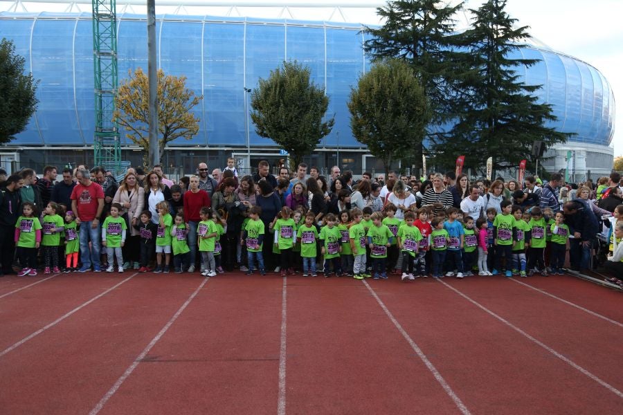 Los más pequeños han sido los protagonistas de este sábado al inaugurar la Behobia Txiki, y batir record de asistencia. 