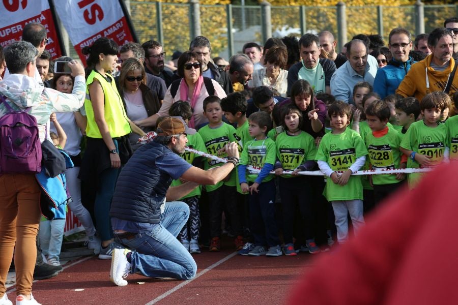 Los más pequeños han sido los protagonistas de este sábado al inaugurar la Behobia Txiki, y batir record de asistencia. 