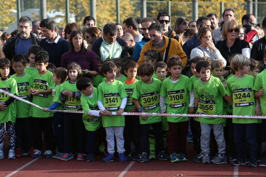 Los más pequeños han sido los protagonistas de este sábado al inaugurar la Behobia Txiki, y batir record de asistencia. 