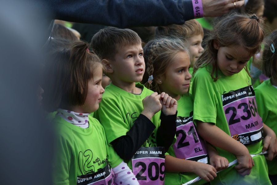 Los más pequeños han sido los protagonistas de este sábado al inaugurar la Behobia Txiki, y batir record de asistencia. 