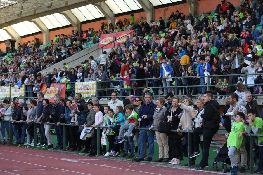 Los más pequeños han sido los protagonistas de este sábado al inaugurar la Behobia Txiki, y batir record de asistencia. 