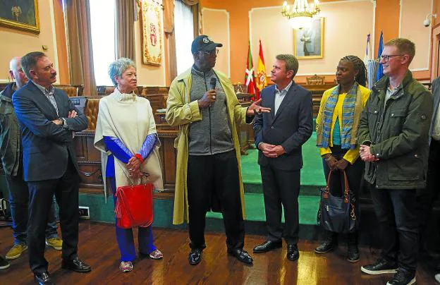 Juantxo Sabadíe, Milana Walter Beamon, Bob Beamon, José Antonio Santano, Niurka Montalvo y Andrew Keelan. 