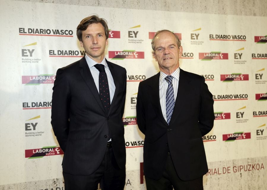 La ministra de Economía y Empresa, Nadia Calviño, interviene en el VII Foro Empresarial de la Cámara de Comercio de Gipuzkoa, acompañada por el presidente de Laboral Kutxa, Txomin García, el de El Diario Vasco, José María Bergareche, y el de EY España, José Luis Perelli 