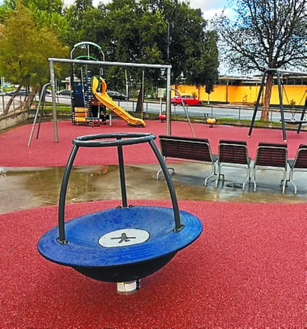 Los nuevos juegos instalados en el parque de Ramón Iribarren.