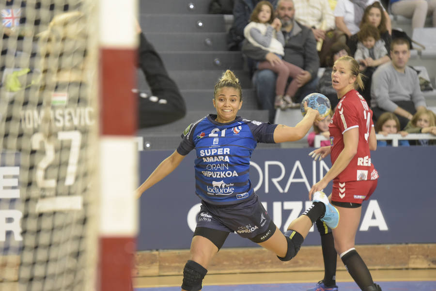 Las de Imanol Álvarez han caído en el Gasca ante el Dunaujvaros (22-23), pero la renta de ocho goles que traían de Hungría les ha dado la clasificación