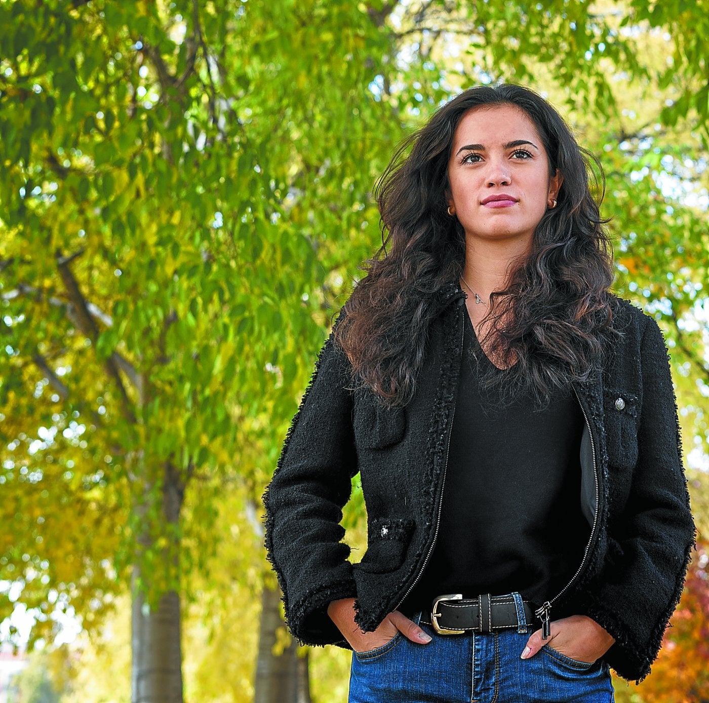 Patricia Fernández avanza con paso decidido. Ella escucha a los niños maltratados, pero quiere que la justicia también oiga su voz.