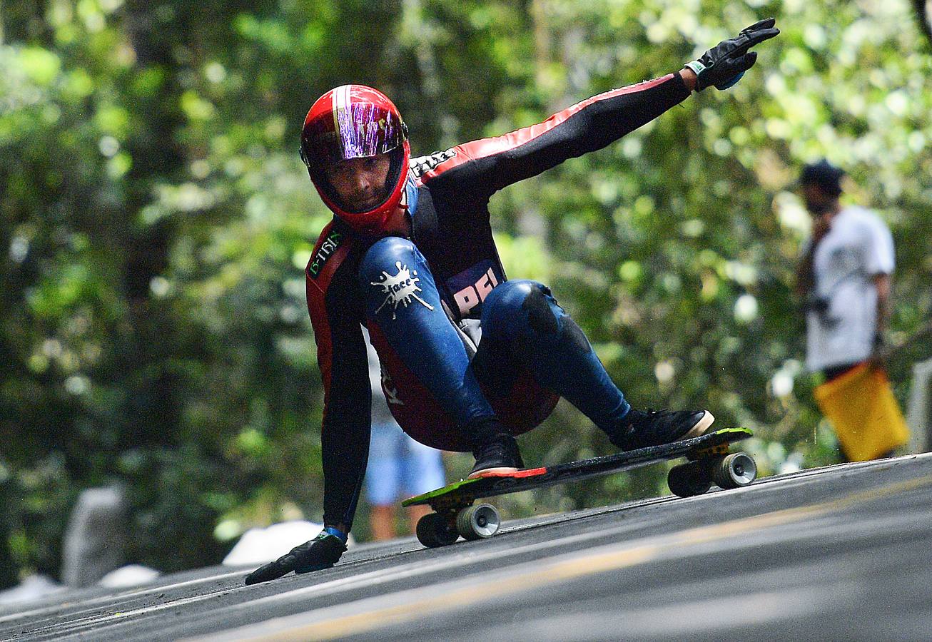 La «Vista Río Downhil» es la última prueba del campeonato mundial de descenso en monopatín que se celebra en Brasil, el primer país sudamericano que adoptó esta especialidad. La competición se desarrolla en un circuito que es en realidad una sinuosa carretera de algo más de 2,5 kilómetros dentro del Parque Natural da Cidade, un hermoso bosque en el extrarradio con increíbles vistas sobre Río de Janeiro. Sus grandes desniveles hacen de él un escenario espectacular y muy rápido.