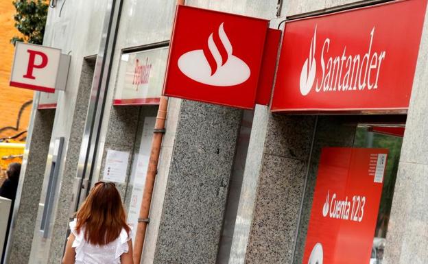 Santander y sindicatos acuerdan evitar despidos traumáticos en el ERE de 2019